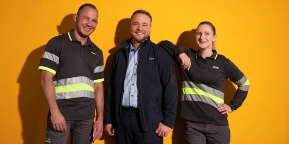 Teamleiter Logistik mit Mitarbeitern