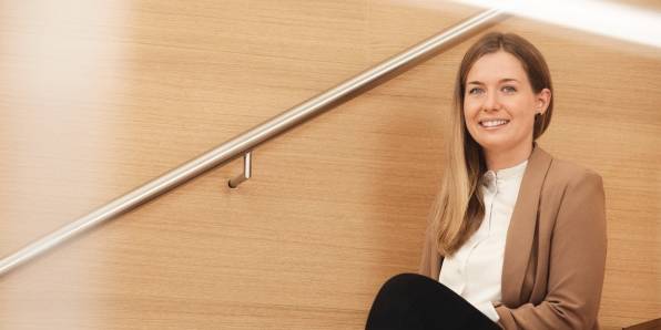 Treppe Mitarbeiterin