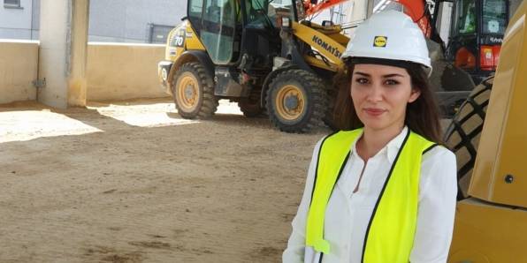 Vildan auf einer Lidl-Baustelle