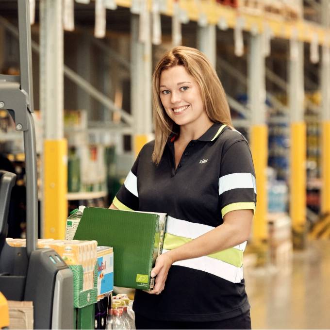 Azubi Logistikzentrum Paket