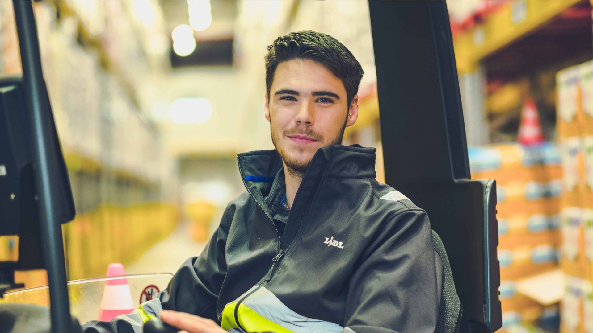 Staplerfahrer Im Logistikzentrum M W D