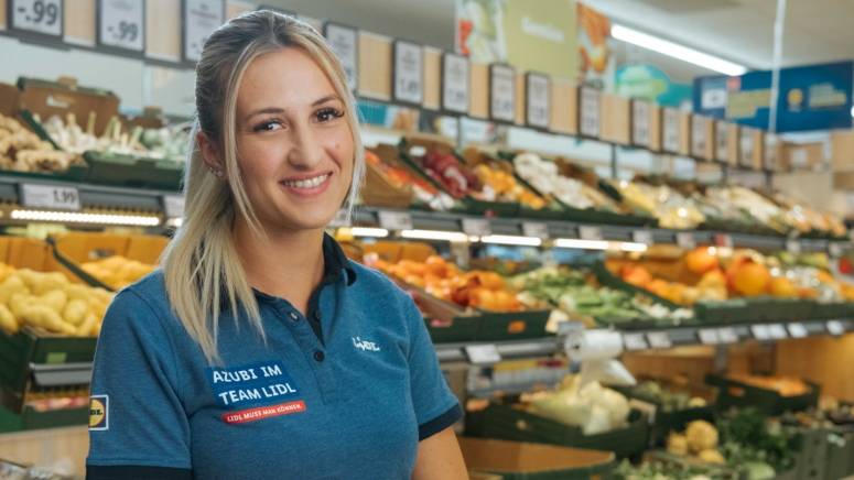 Lea ist Azubi zum Kaufmann im Einzelhandel