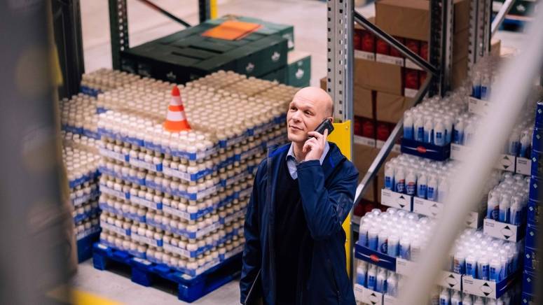 Lager Mitarbeiter Handy