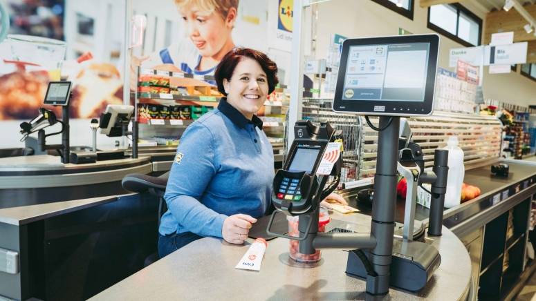 Filiale Kasse Verkäuferin