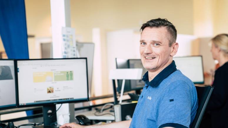 Dirk hat sich im Lidl Kundenservice vom Agenten zum Servicemanager weiterentwickelt.