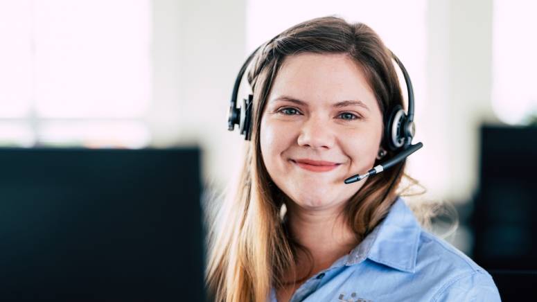 Kundenservice Mitarbeiter Mandy ist studierte Game Designerin.