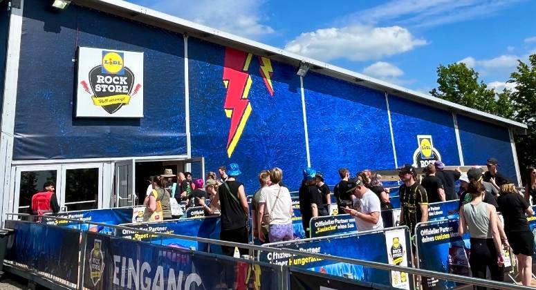 Eingang des Rock Stores