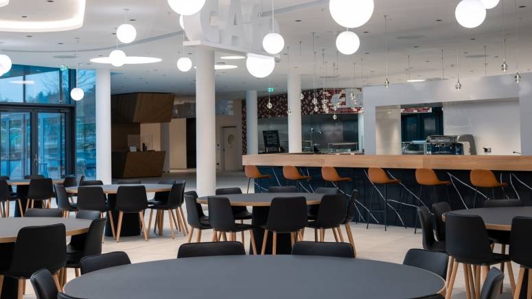 z0-bad-wimpfen-speisesaal-barista-bar_2zu1