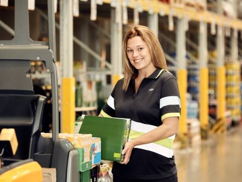 Azubi Logistikzentrum Paket