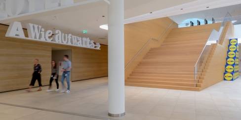 z-bad-wimpfen-schriftzug-treppe_2zu1
