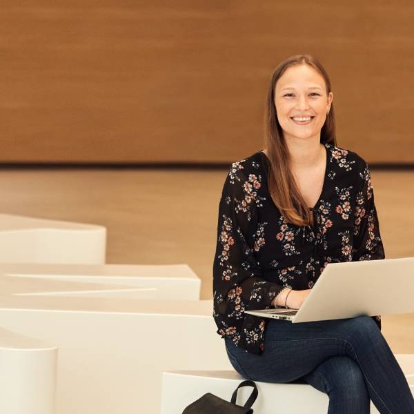 Praktikum Studentin