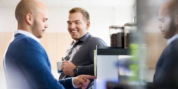 2zu1ZentraleMitarbeiterKaffeemaschine